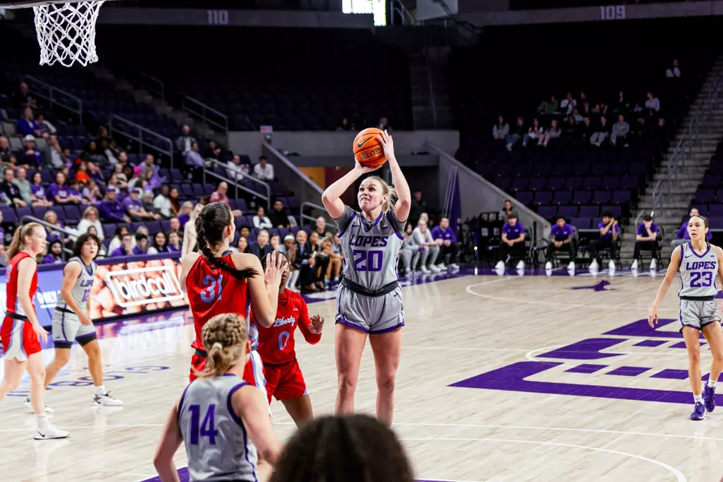 Lady Flames Stumble in Arizona, Fall to Grand Canyon 79-50